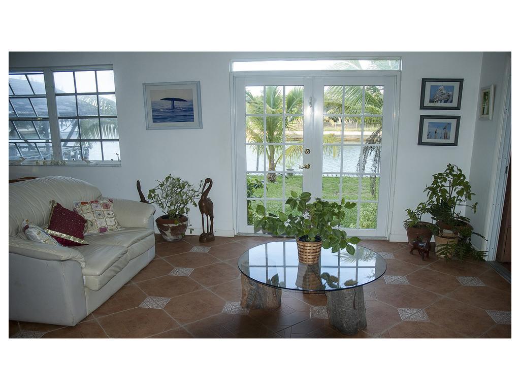 Silver Point Villa ฟรีพอร์ต ภายนอก รูปภาพ